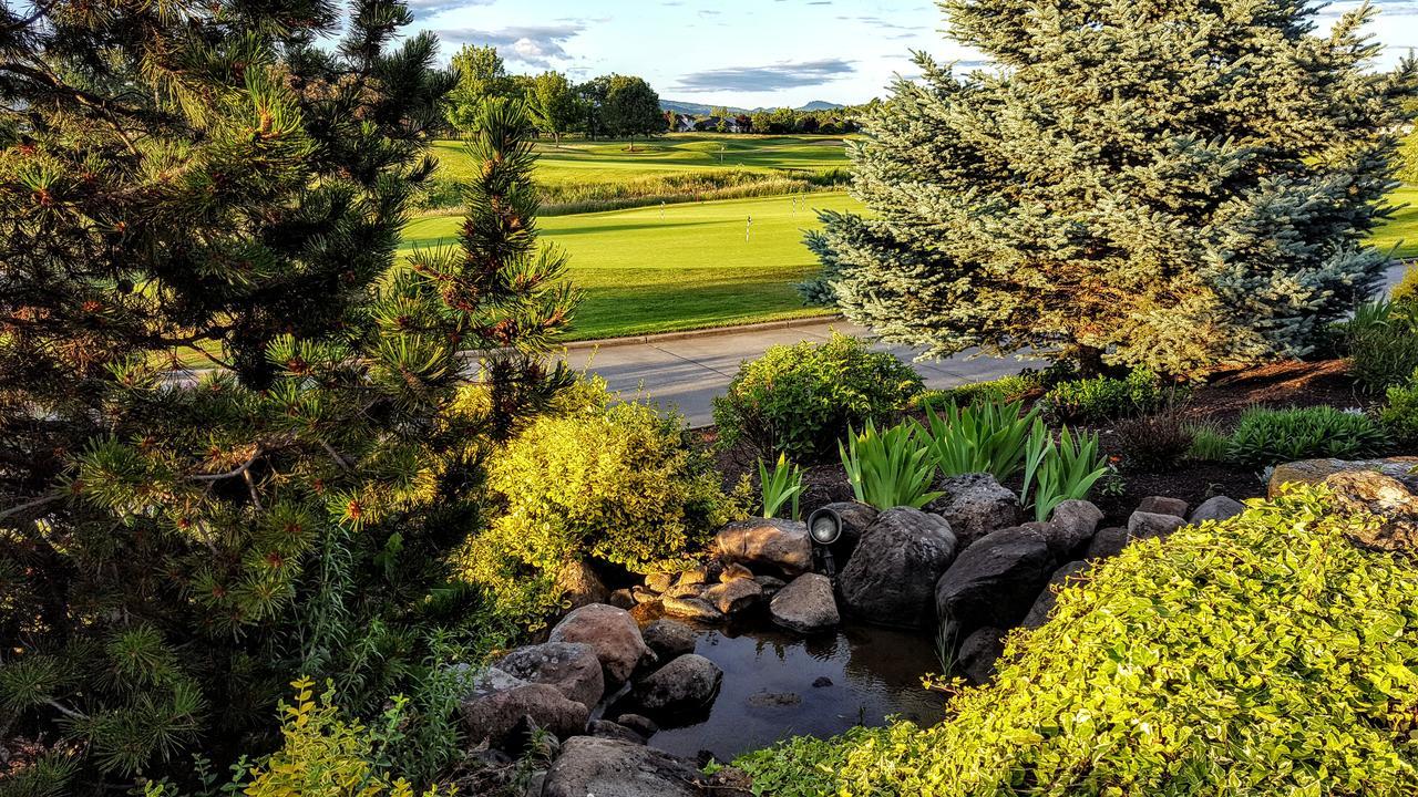 At Golf Club Hotel Eagle Point