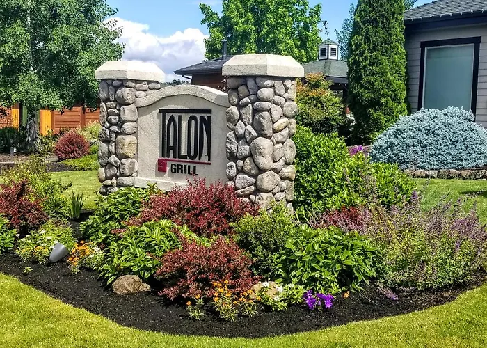 Resort At Eagle Point Golf Club Lodging